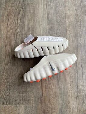 NIKE MIND SLIDES 001 - LIGHT BONE  Men’s Size up 1